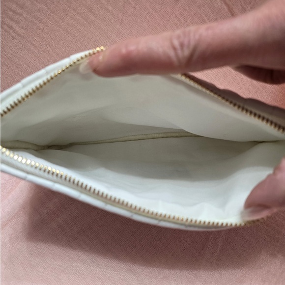 Tom Ford Beauty White Quilted Clutch Bundle, Mirror and 2Ml Sample Oud Wood NIB - Picture 4 of 5